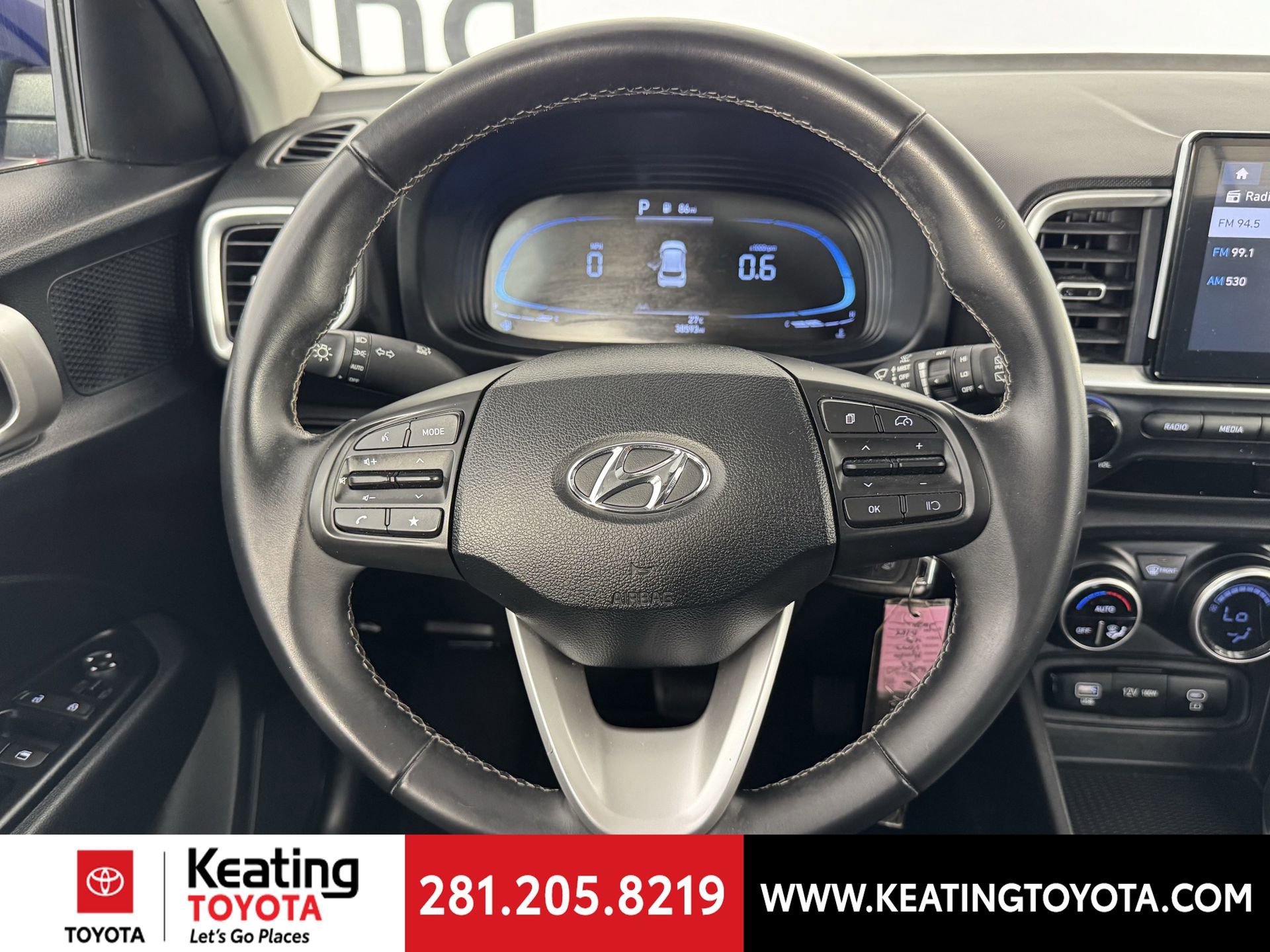 Used 2023 Hyundai Venue SEL image 29