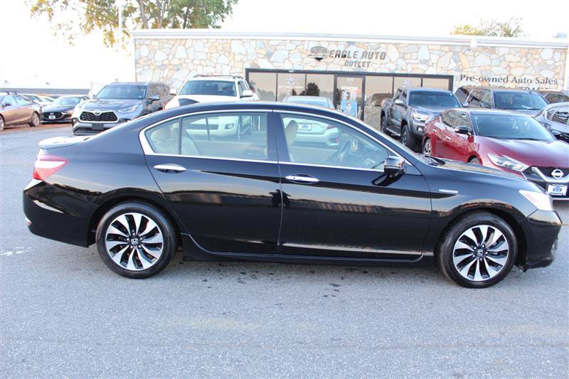 Used 2017 Honda Accord Touring image 8