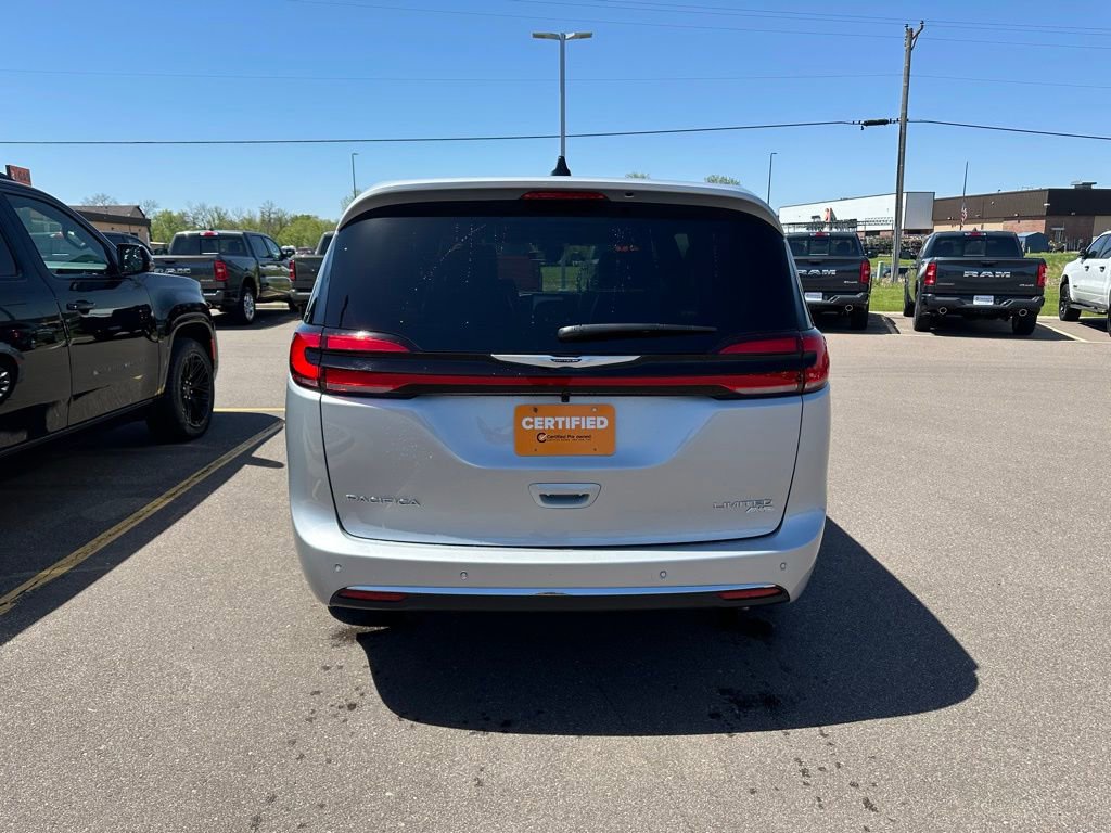 Certified 2026 Chrysler Pacifica Limited AWD/4WD image 4