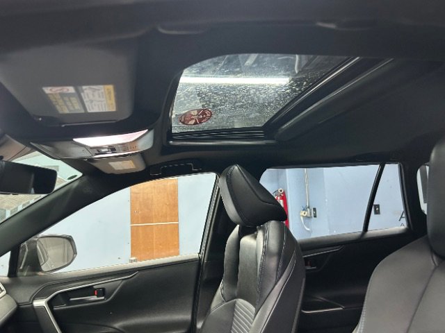 Used 2022 Toyota RAV4 XSE w/ Protection Package (TMS) AWD/4WD image 9