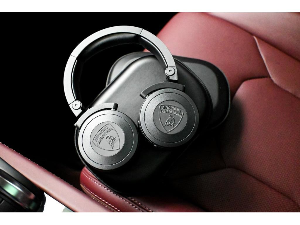 Used 2025 Lamborghini Urus SE image 87