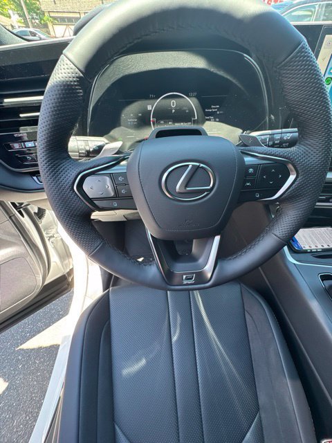 New 2026 Lexus TX 500h AWD w/ Technology Package image 8