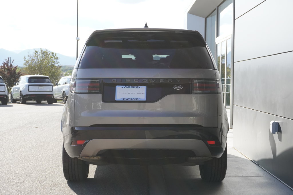 Used 2021 Land Rover Discovery S R-Dynamic AWD/4WD image 8