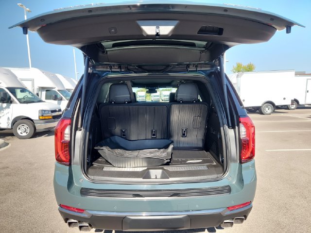 Used 2025 GMC Yukon AT4 w/ LPO, Floor Liner Package AWD/4WD image 32