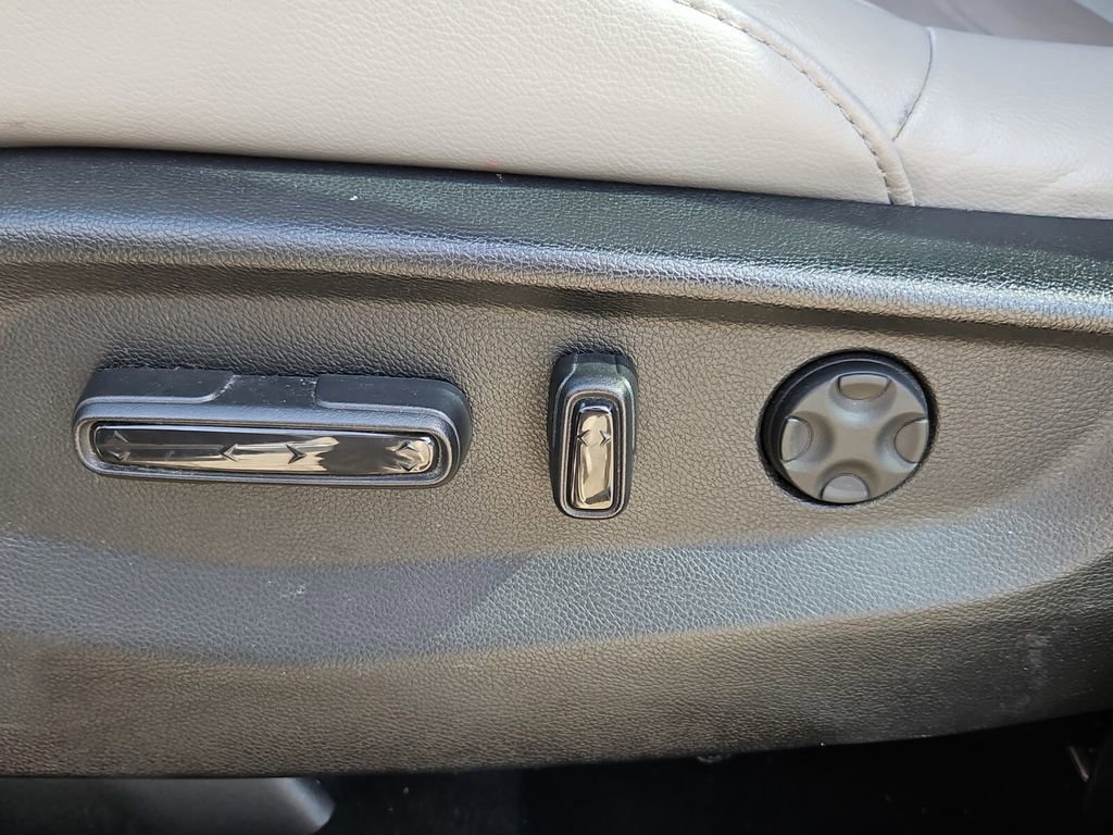 Used 2018 Honda CR-V EX-L image 12