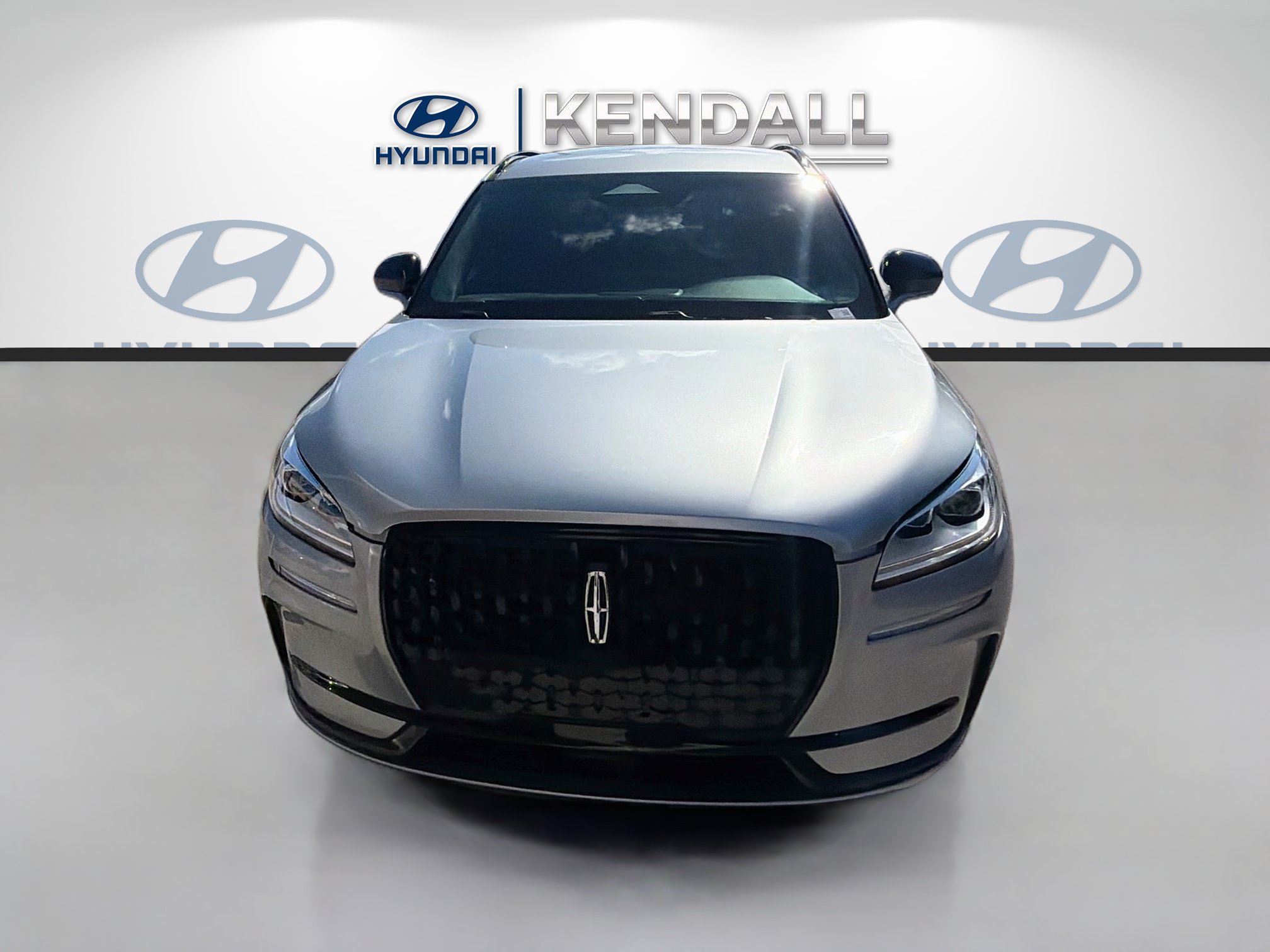 Used 2023 Lincoln Corsair Reserve w/ Jet Appearance Package FWD image 2
