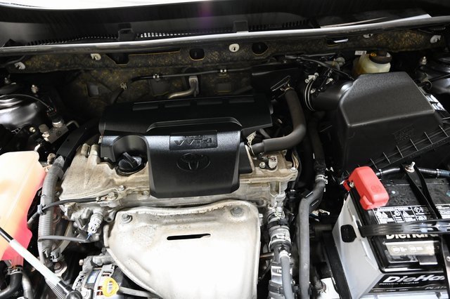 Used 2018 Toyota RAV4 LE image 28