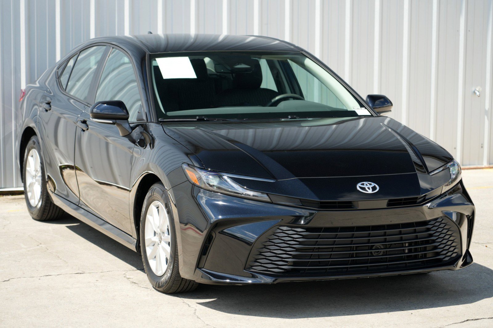 Used 2025 Toyota Camry LE w/ Convenience Package image 51
