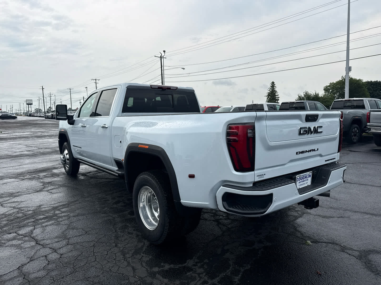 New 2026 GMC Sierra 3500 Denali Ultimate w/ LPO, Black Badging Package AWD/4WD image 3