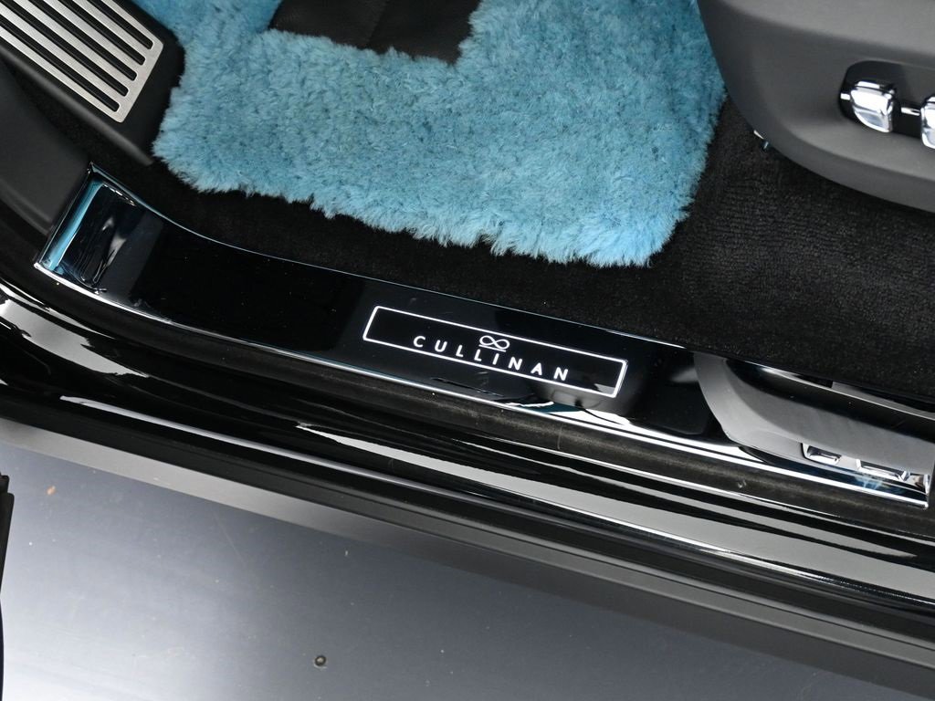 Certified 2024 Rolls-Royce Cullinan Black Badge w/ Driver's Package image 16