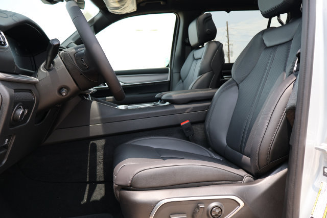 New 2026 Jeep Grand Wagoneer Limited AWD/4WD image 11