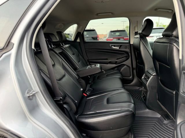 Used 2022 Ford Edge Titanium AWD/4WD image 17
