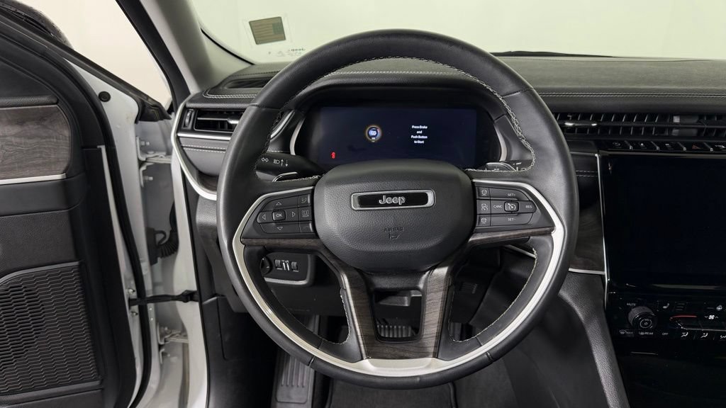 Used 2023 Jeep Grand Cherokee L Limited AWD/4WD image 17