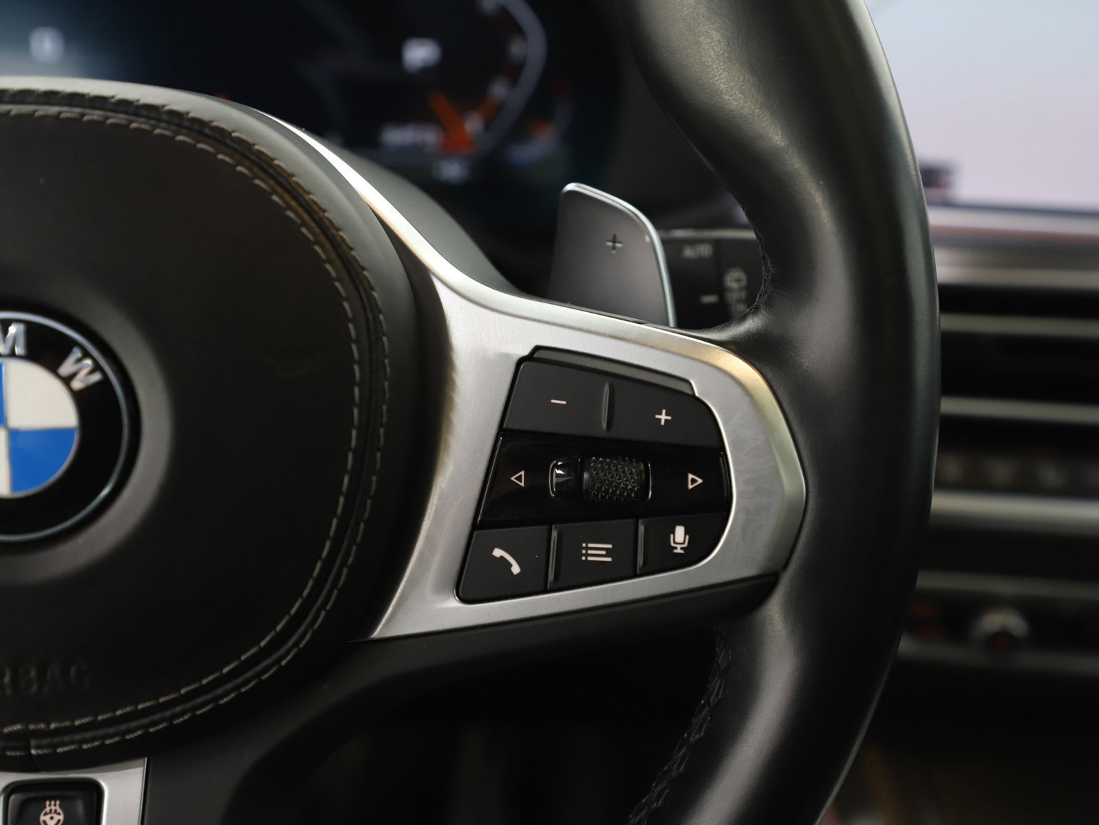 Used 2022 BMW X5 M50i image 31