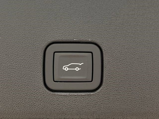 New 2026 Cadillac Optiq Luxury 2 RWD image 24