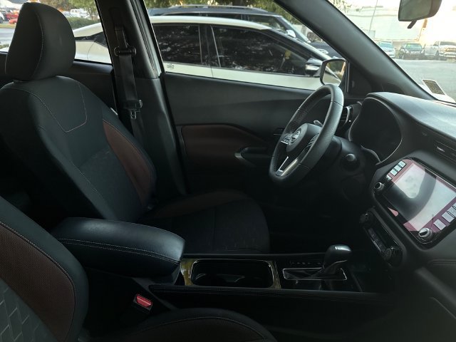Certified 2023 Nissan Kicks SR FWD image 2