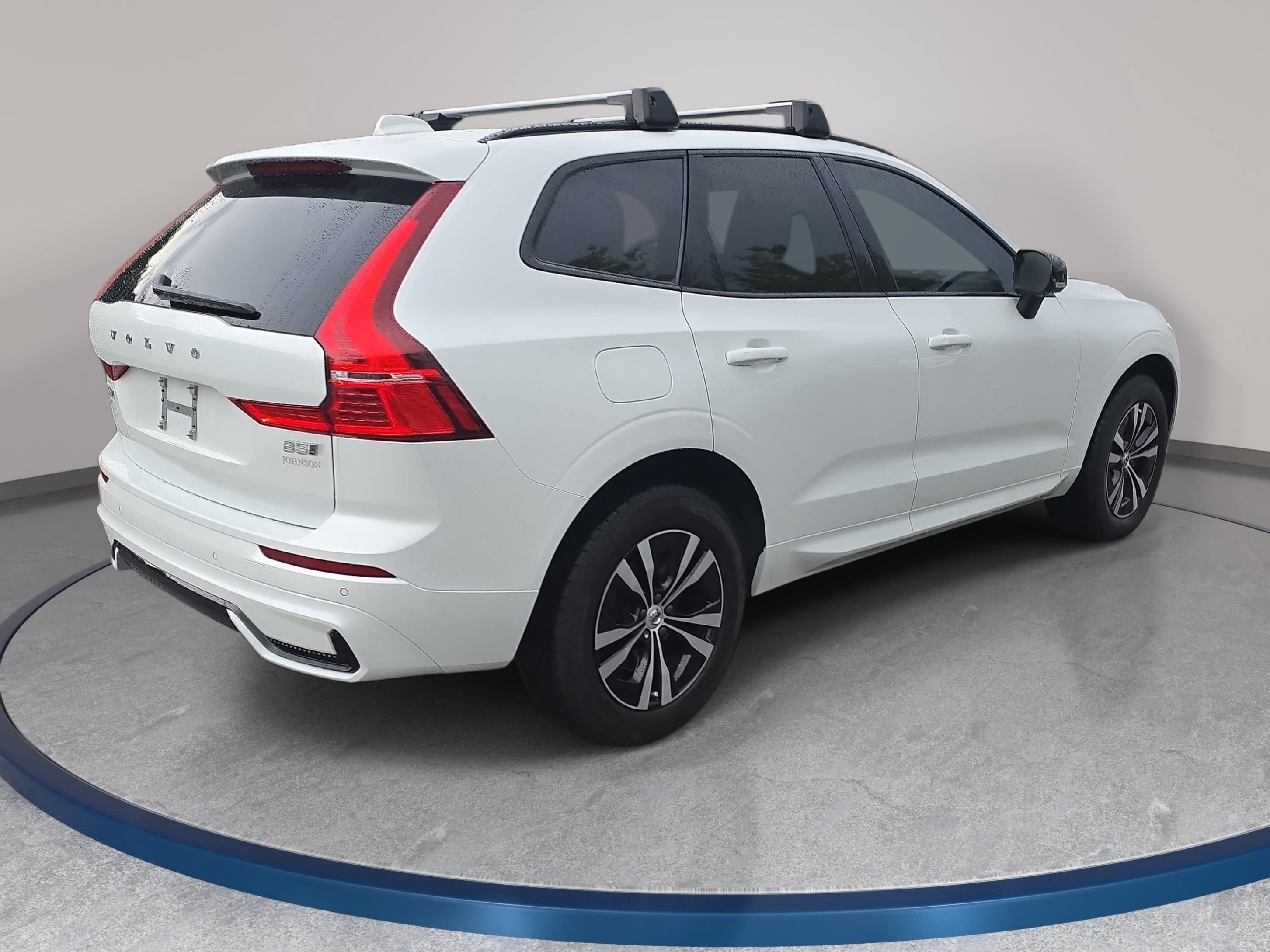 Used 2024 Volvo XC60 B5 Core AWD/4WD image 5