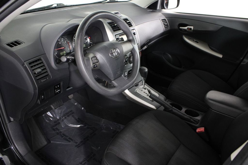 Used 2013 Toyota Corolla S image 17