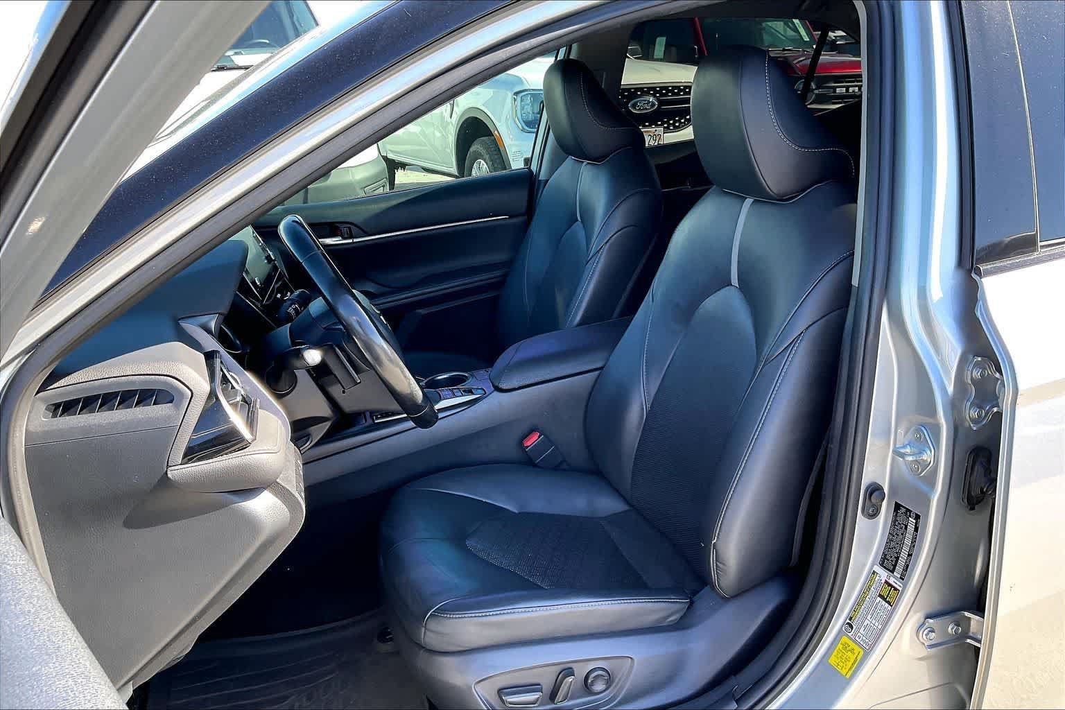 Used 2021 Toyota Camry XSE FWD image 11