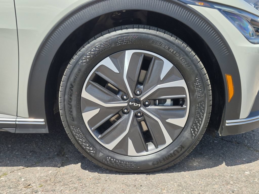Certified 2024 Kia EV6 Light AWD/4WD image 19