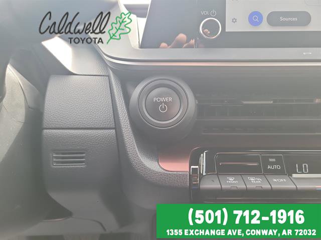 Used 2024 Toyota Prius Prime SE image 18