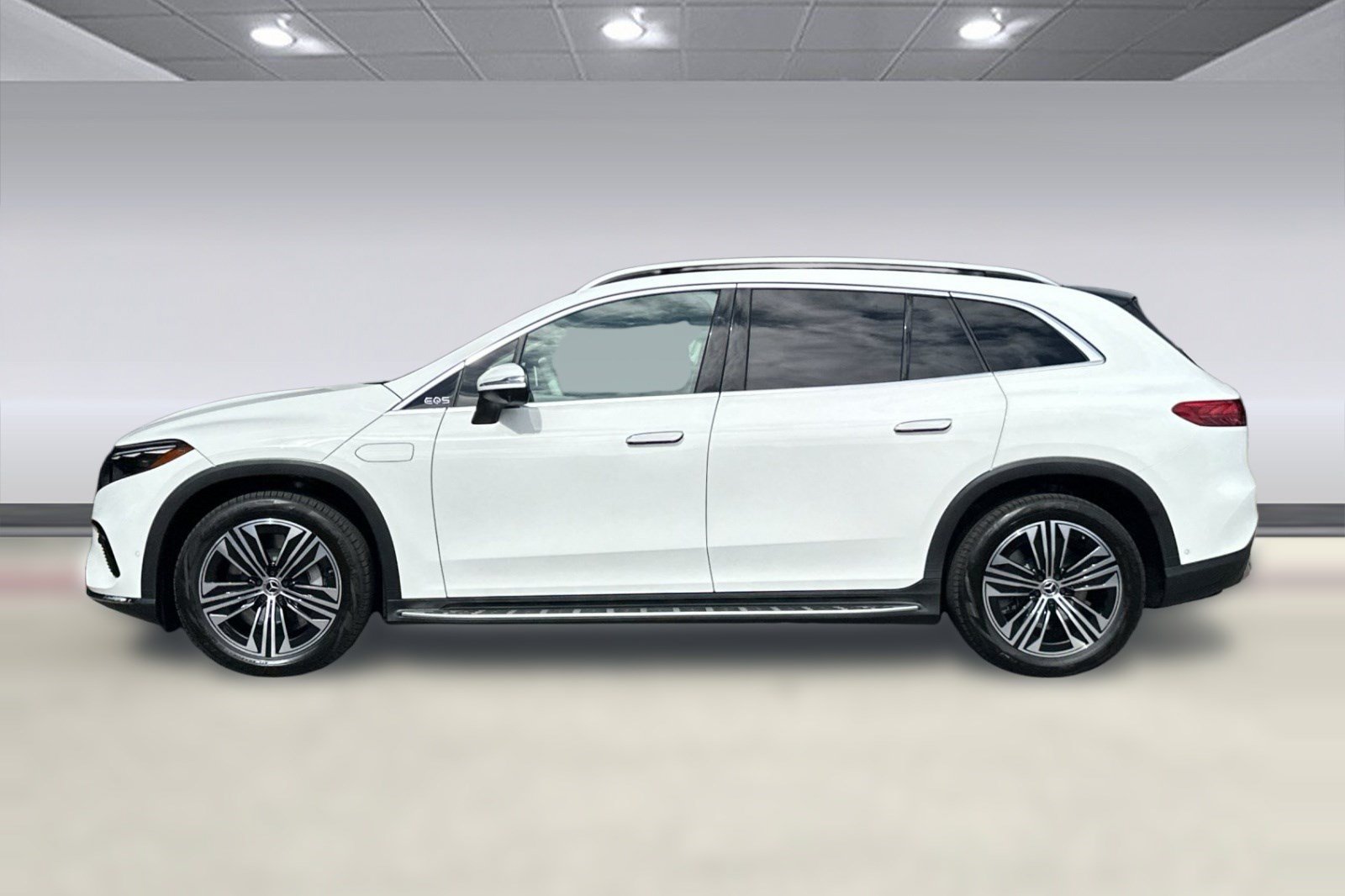 New 2027 Mercedes-Benz EQS 400 4MATIC SUV image 2