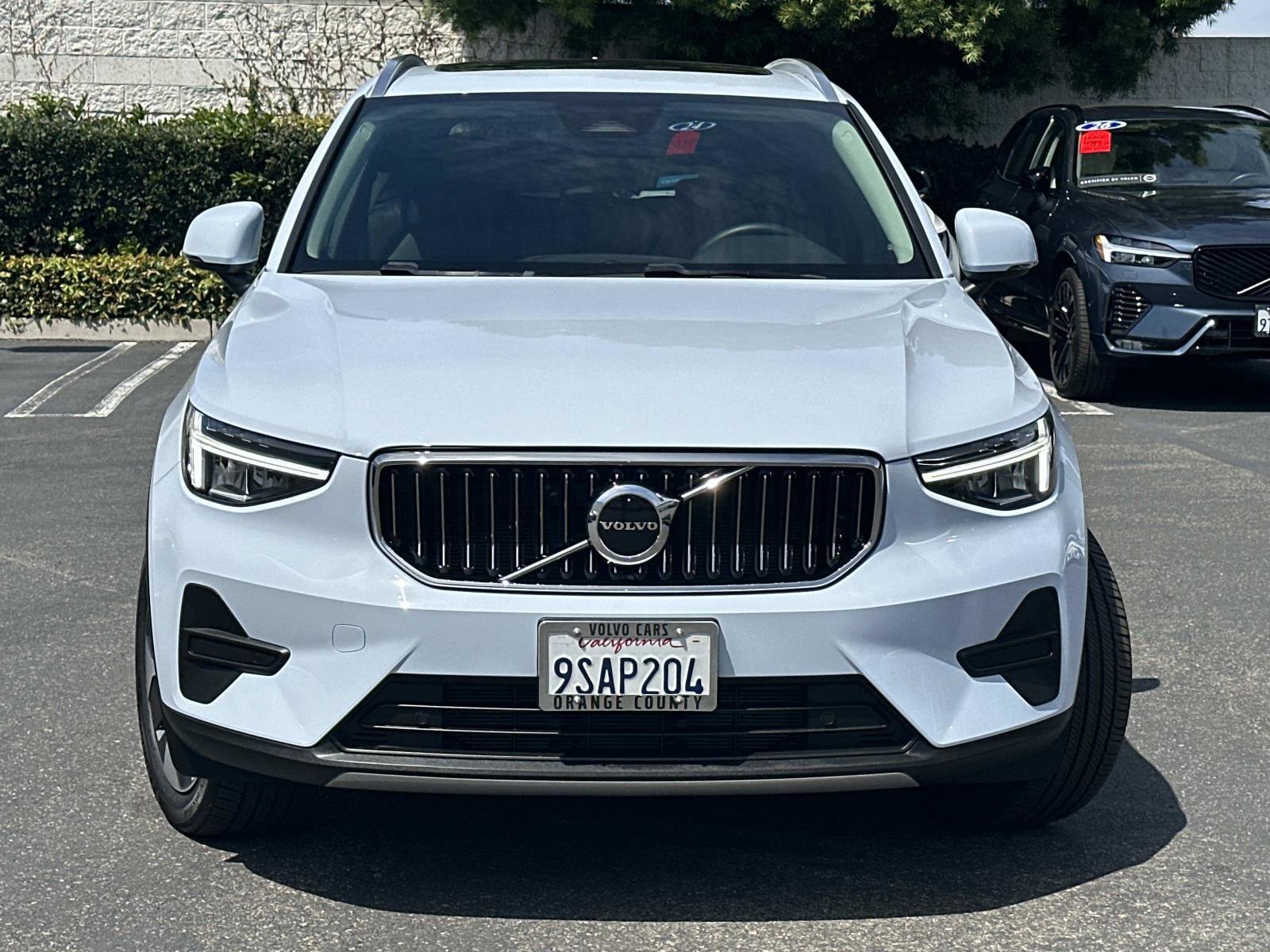 Used 2025 Volvo XC40 B5 Core w/ Climate Package image 2