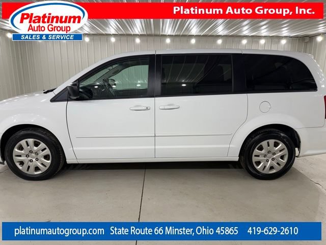 Used 2017 Dodge Grand Caravan SE FWD image 2