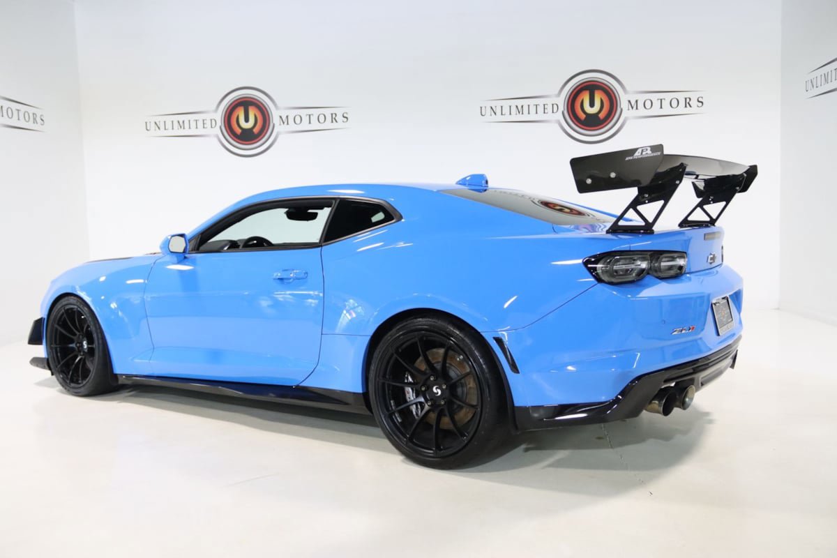 Used 2022 Chevrolet Camaro ZL1 RWD image 4