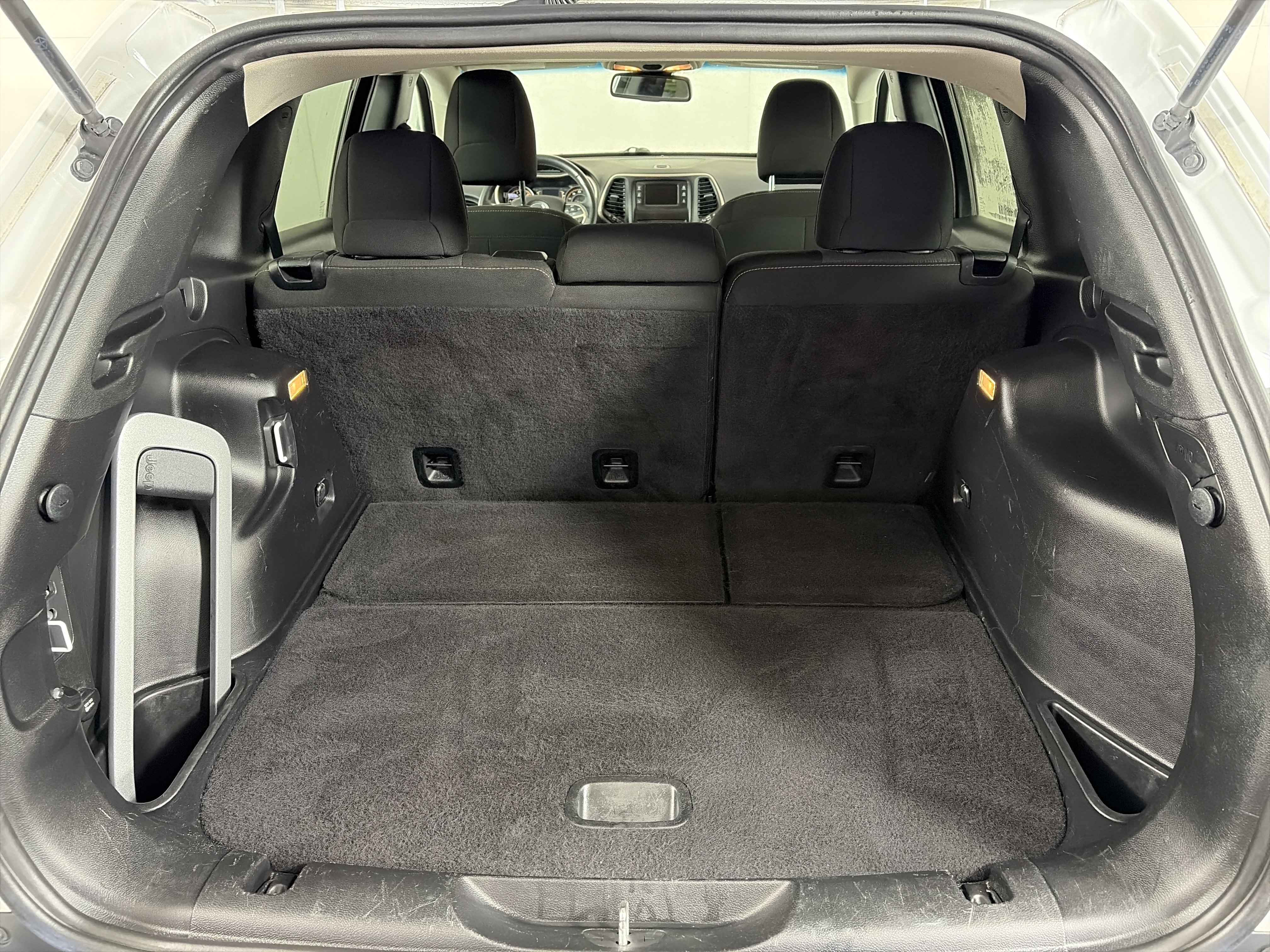 Used 2016 Jeep Cherokee Latitude image 14