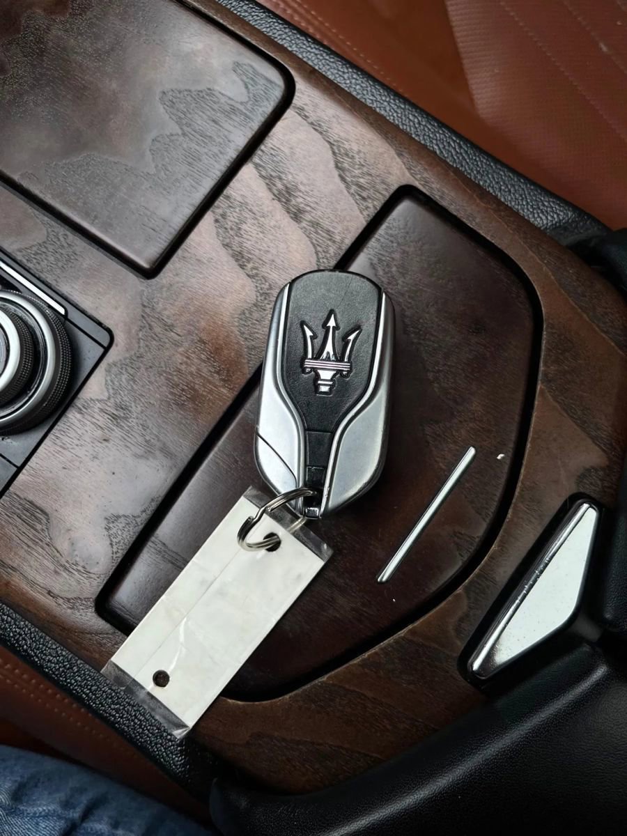 Used 2017 Maserati Ghibli w/ Luxury Package image 16