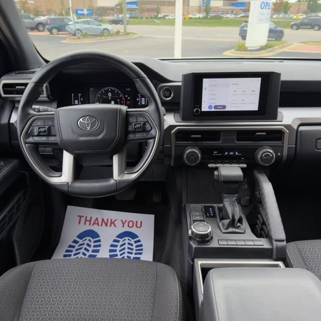 Used 2025 Toyota 4Runner SR5 AWD/4WD image 15