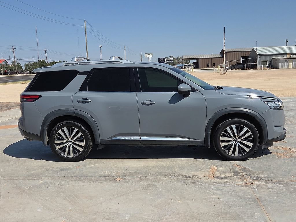 Used 2022 Nissan Pathfinder Platinum w/ Cargo Package FWD image 6