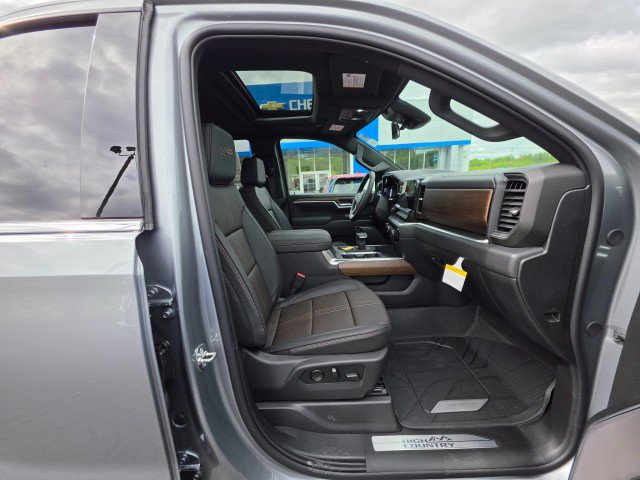 New 2026 Chevrolet Silverado 1500 High Country AWD/4WD image 15