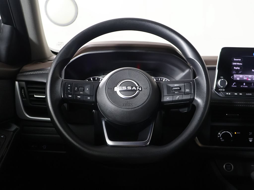 Used 2023 Nissan Rogue S AWD/4WD image 30