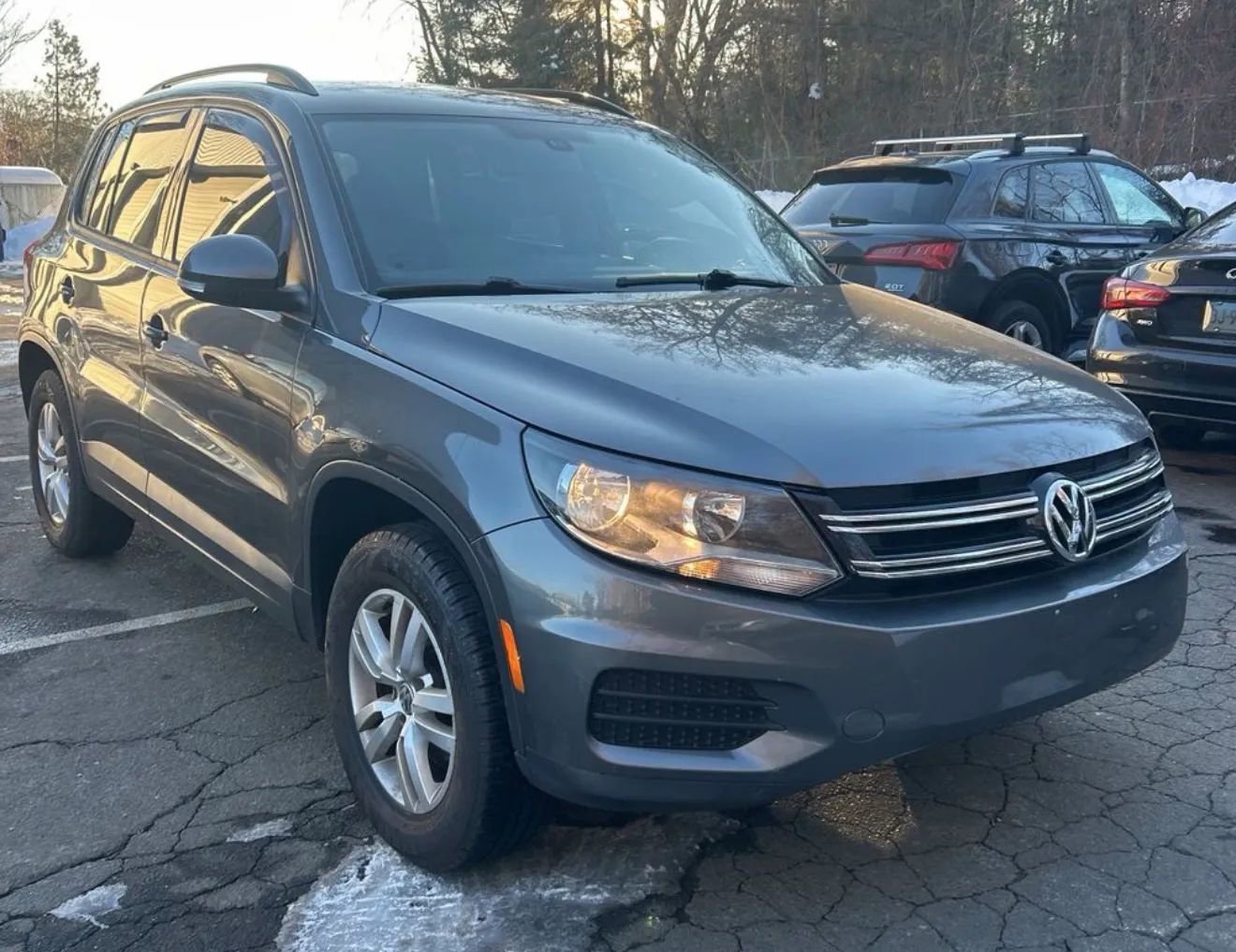 Used 2016 Volkswagen Tiguan S image 4