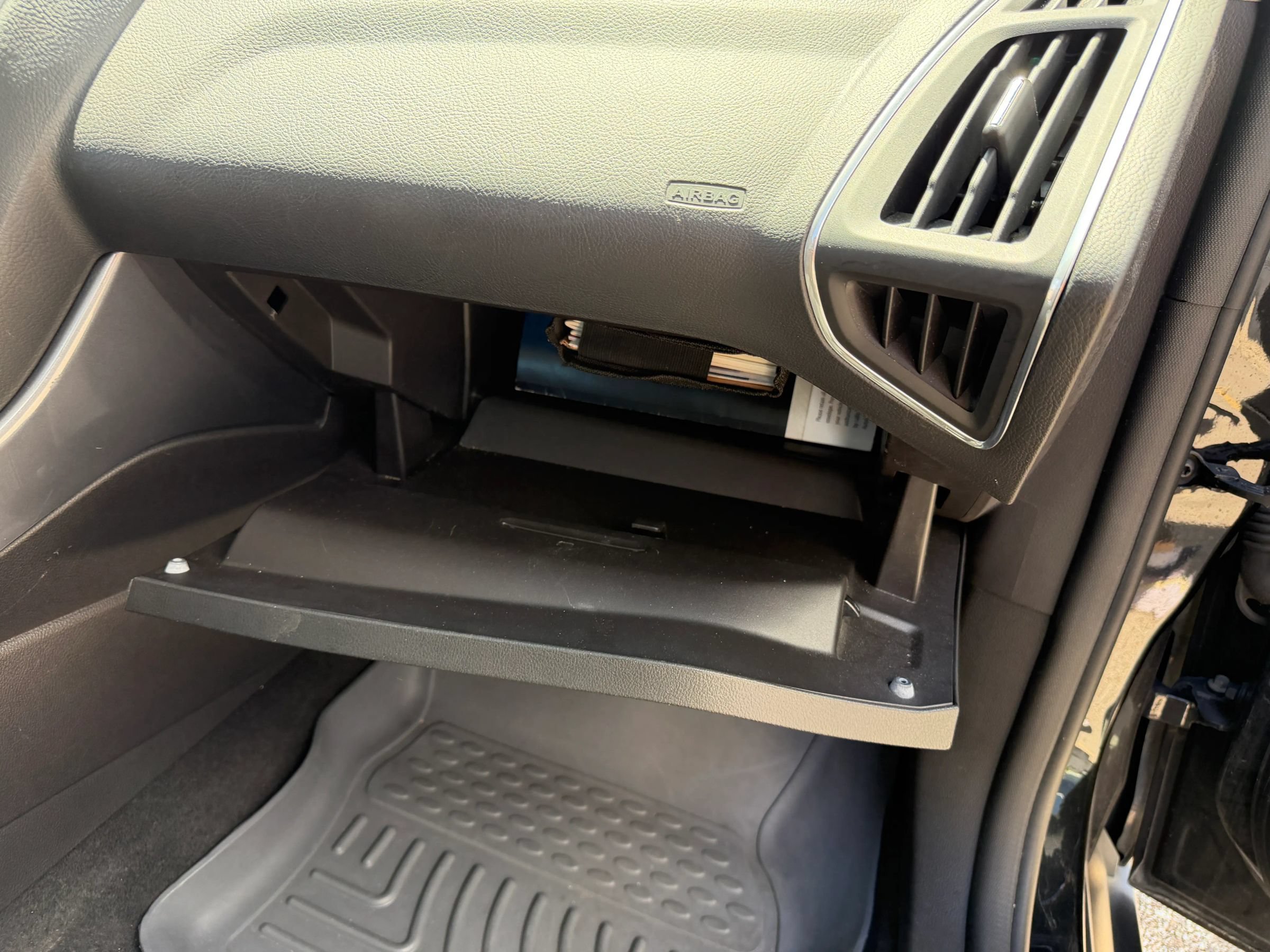 Used 2014 Ford Focus Titanium FWD image 26