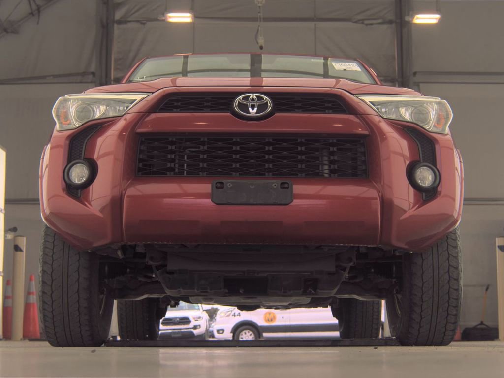 Used 2018 Toyota 4Runner SR5 Premium AWD/4WD image 3