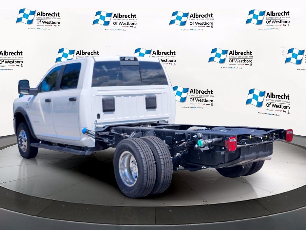 New 2026 RAM 3500 Big Horn AWD/4WD image 3