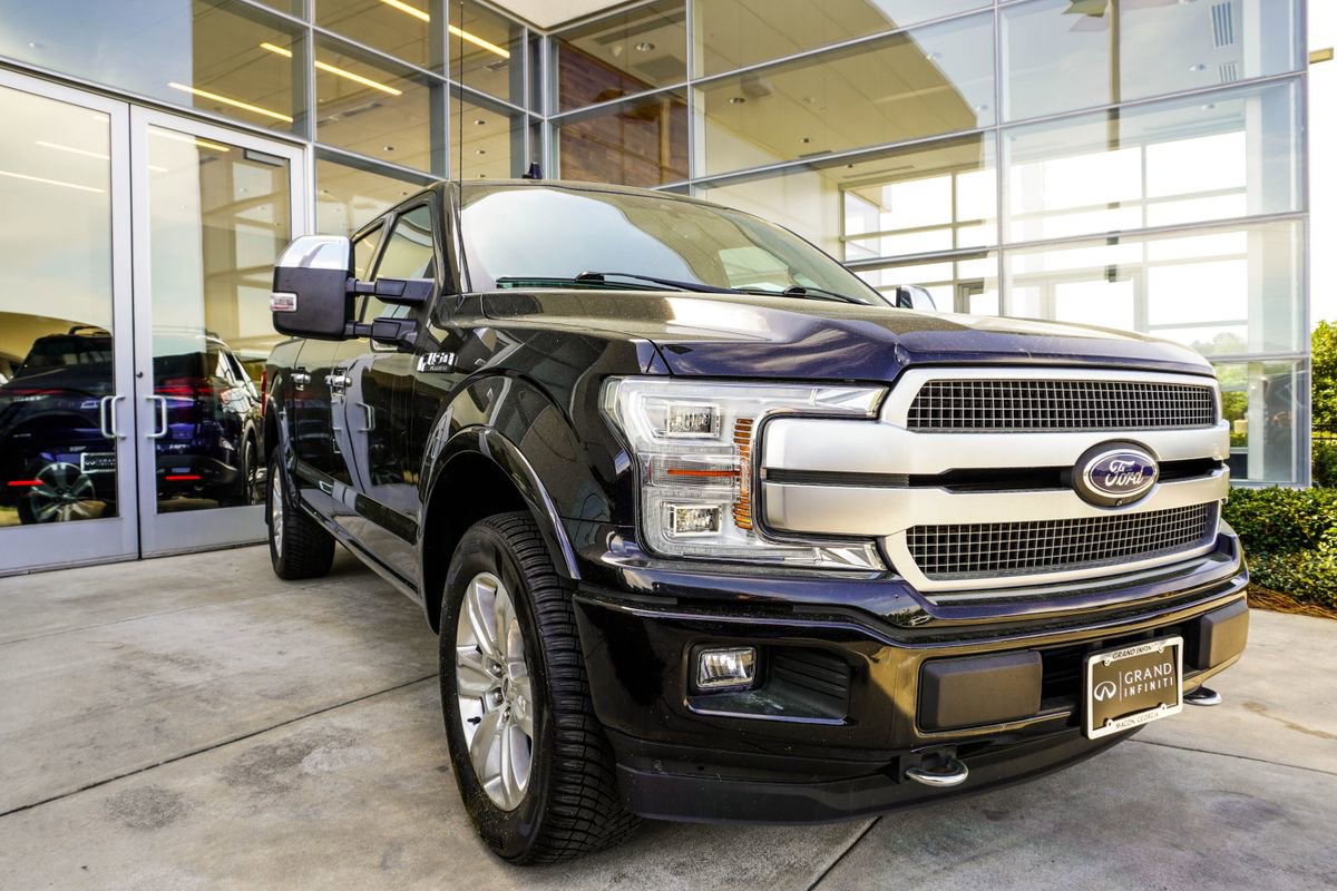 Used 2019 Ford F150 Platinum w/ Equipment Group 701A Luxury image 4