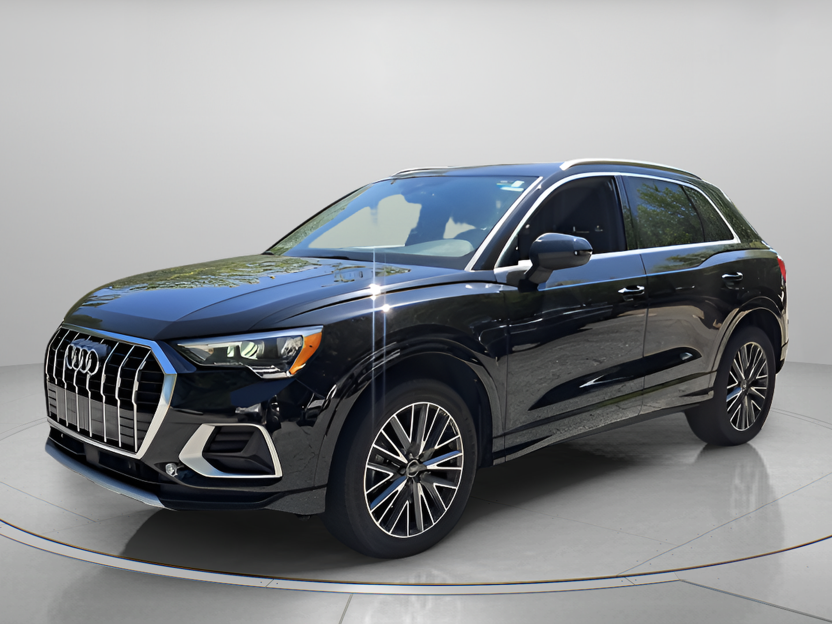Used 2021 Audi Q3 2.0T Premium w/ Convenience Package AWD/4WD image 1