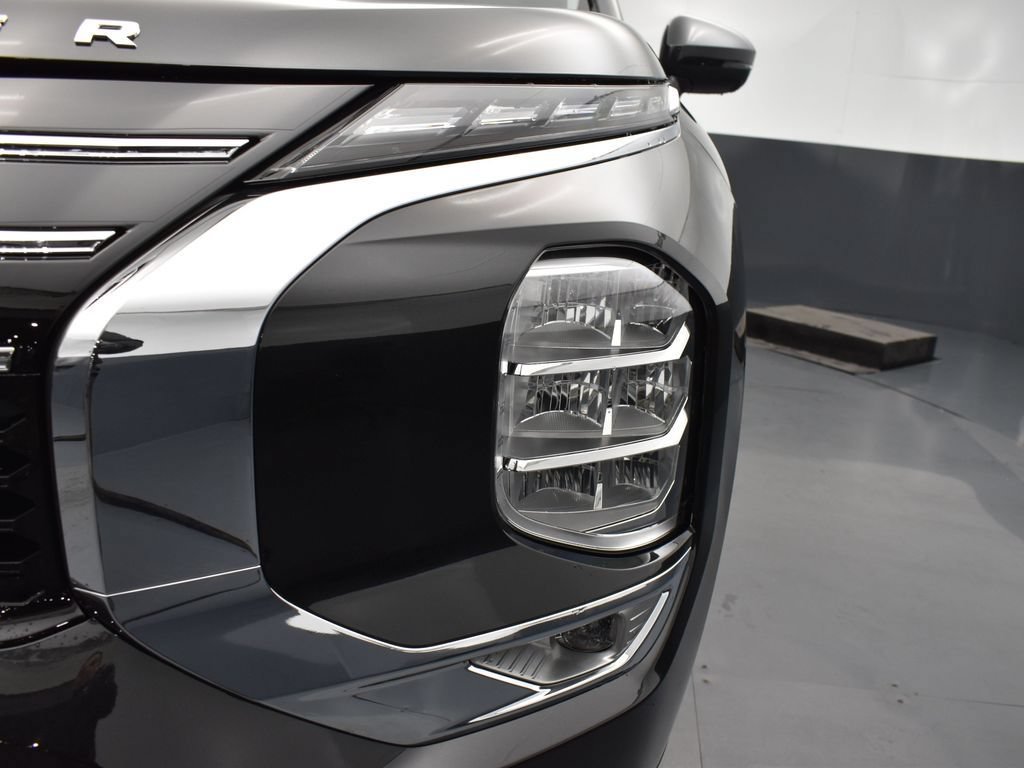 New 2026 Mitsubishi Outlander SE FWD image 5