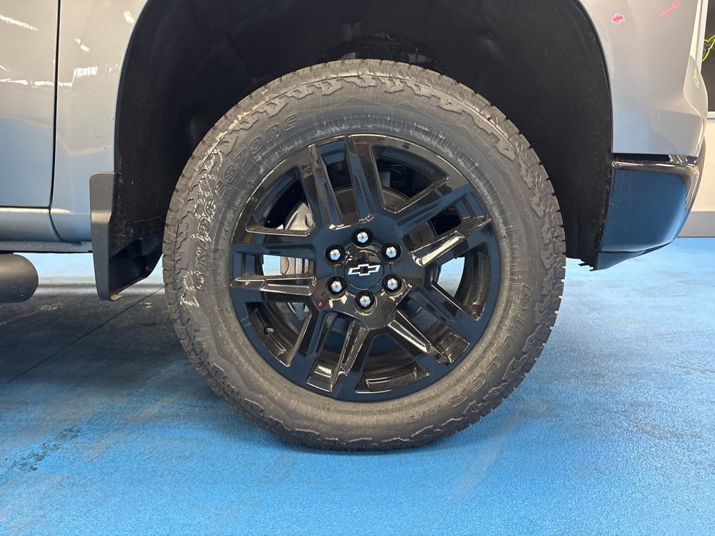 New 2026 Chevrolet Silverado 1500 Custom Trail Boss w/ Turbomax Blackout Package image 3
