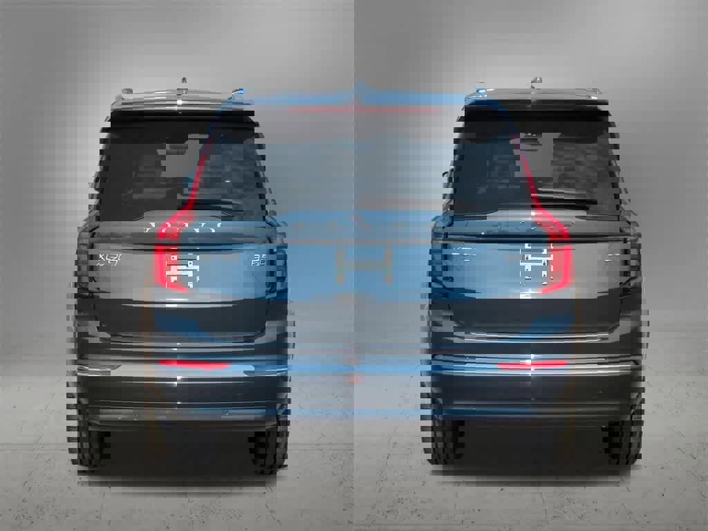 Used 2026 Volvo XC90 B5 Plus w/ Protection Package Premier image 5