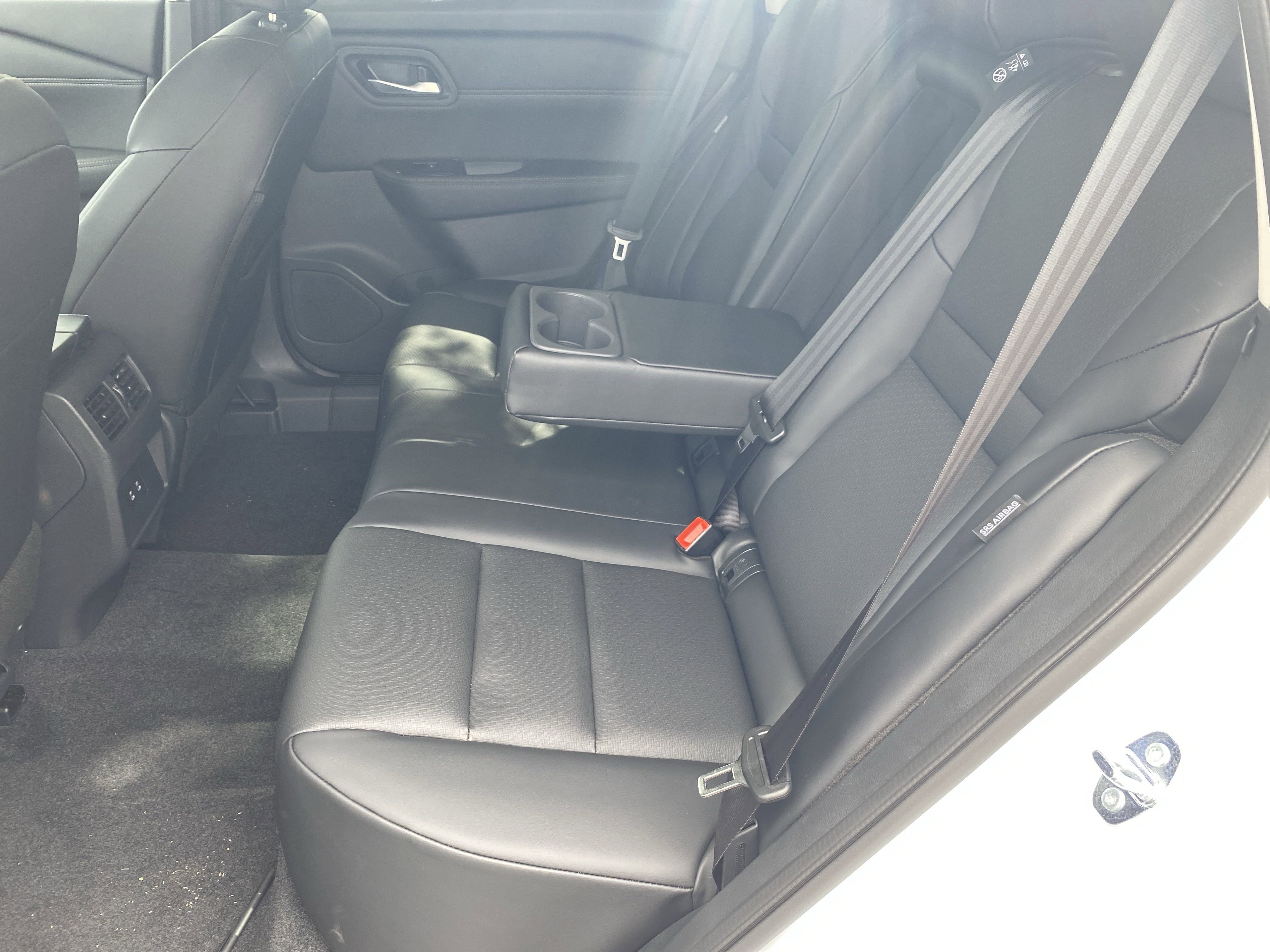 New 2025 Nissan Rogue SV w/ SV Premium Package image 18