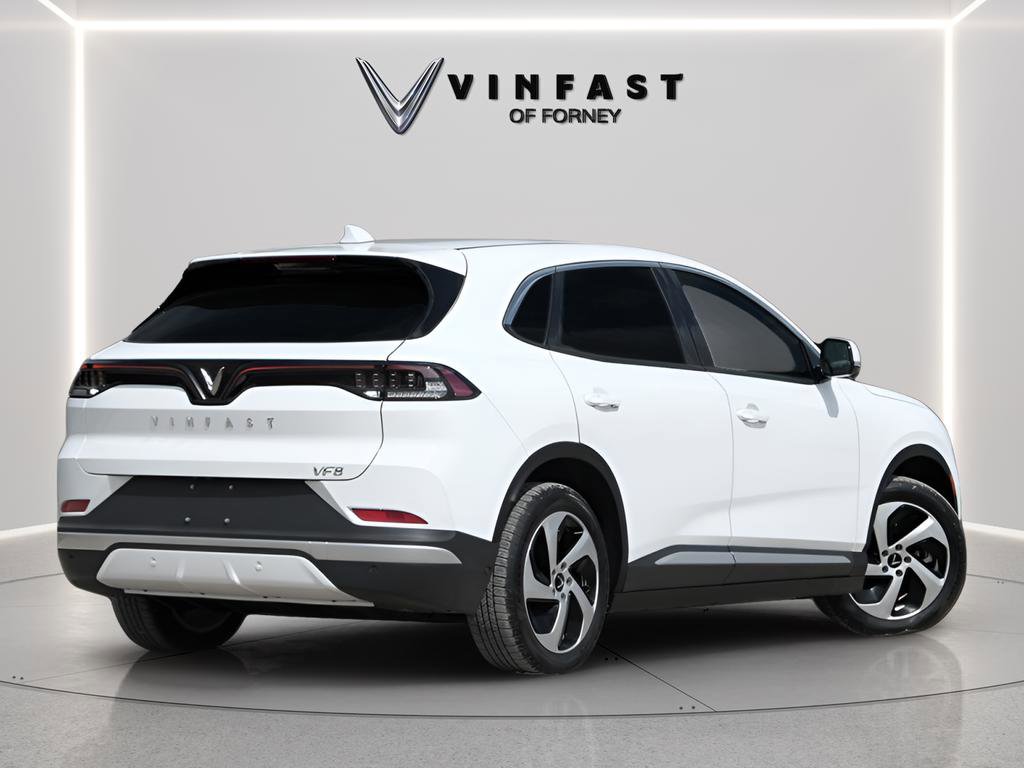 New 2025 VinFast VF 8 Eco image 3