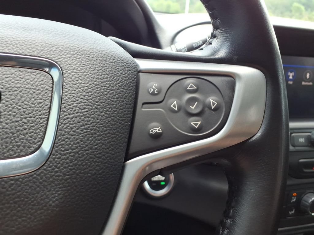Used 2021 GMC Terrain SLE w/ Driver Convenience Package AWD/4WD image 17