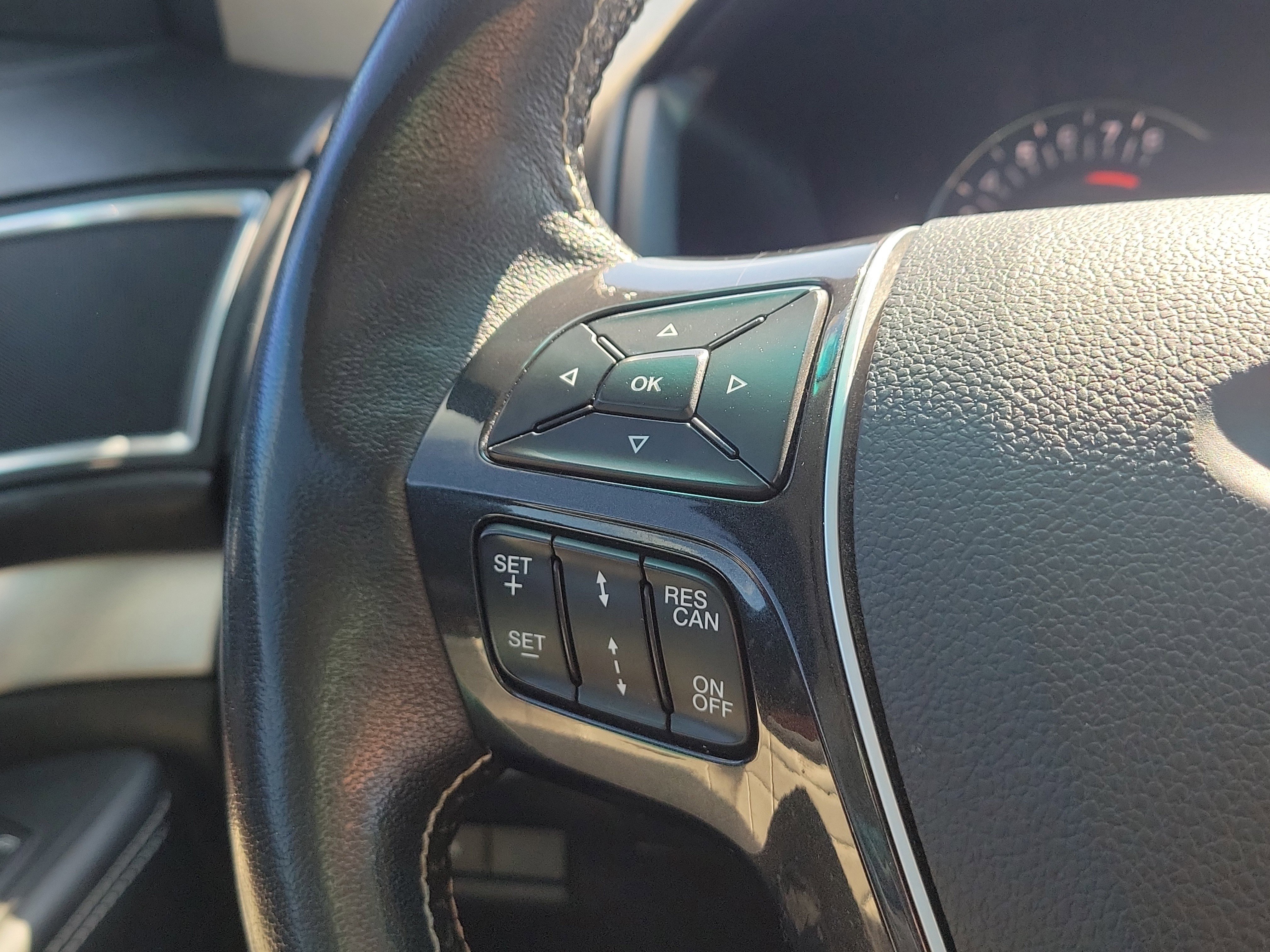 Used 2016 Ford Explorer Platinum image 25