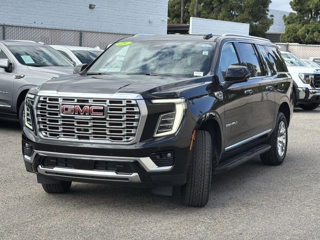 Used 2025 GMC Yukon XL Denali AWD/4WD image 8