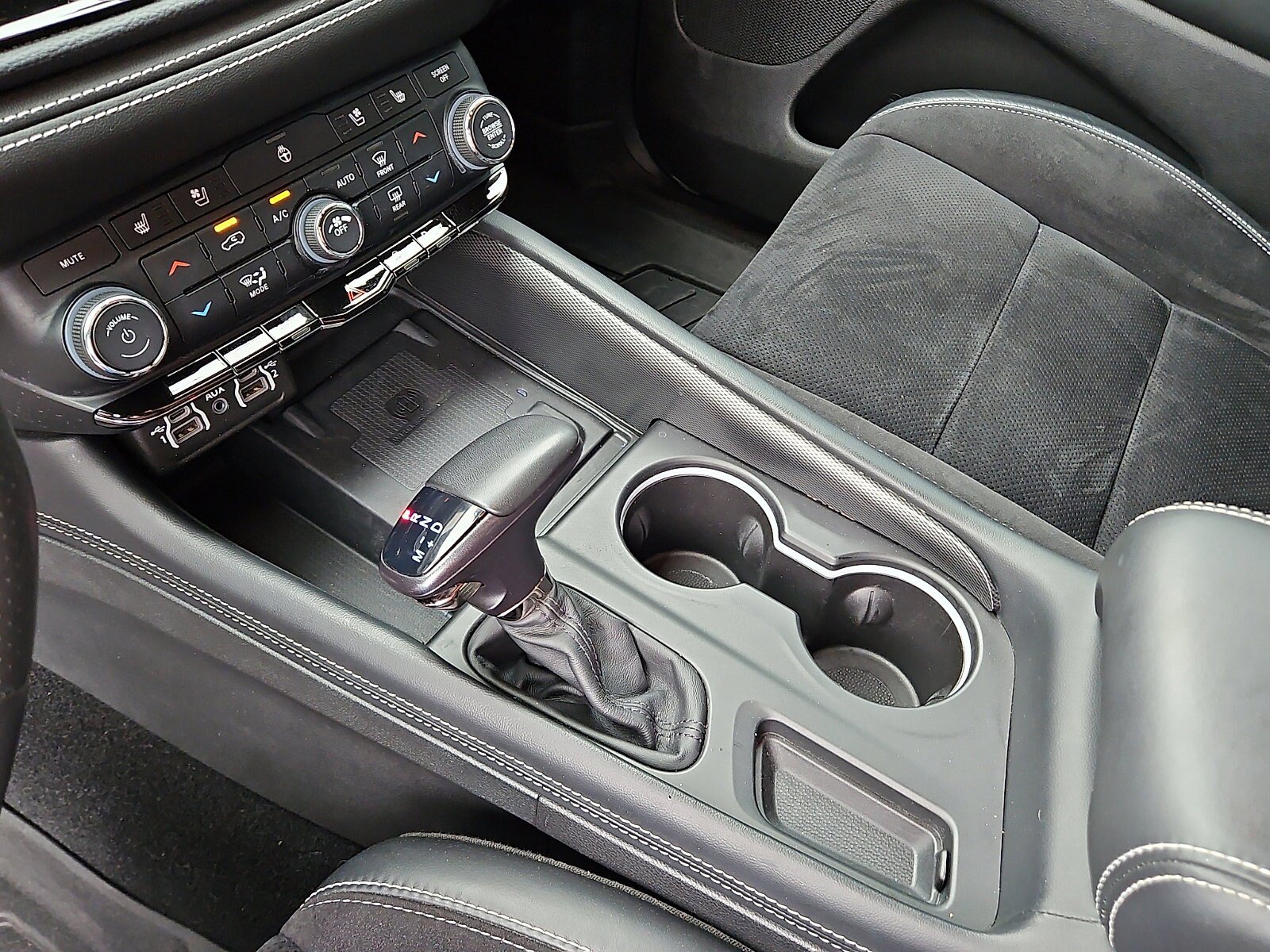 Used 2024 Dodge Durango SRT w/ Black Package AWD/4WD image 20